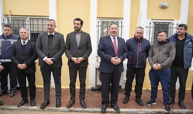 Milas Belediye Başkanı Fevzi Topuz, yeni yıl öncesinde belediye çalışanlarıyla