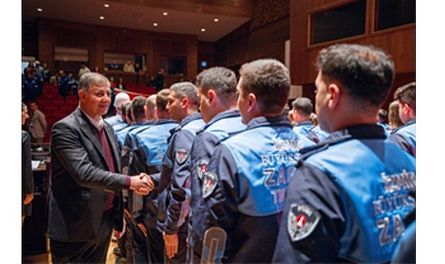 İzmir Büyükşehir Belediye Başkanı Dr. Cemil Tugay, kentin her noktasında
