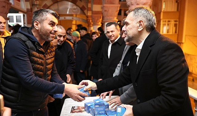 İstanbul Bayrampaşa Belediyesi, Regaip Kandili dolayısıyla ilçedeki camilerde vatandaşlara kandil