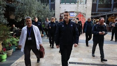 Bayrampaşa Belediyesi Zabıta ve Sağlık İşleri ekipleri, yılbaşı öncesinde artan