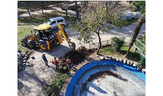 İlçedeki parkları daha modern ve işlevsel hale getirmek için çalışmalarına