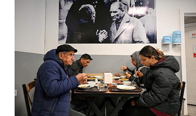 Bornova Belediyesi’nin kent lokantaları, Şehzadeler Belediye Başkanı Gülşah Durbay’ın hayrına