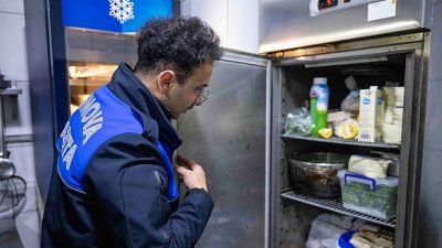 Bornova Belediyesi, yılbaşı öncesinde zabıta ekipleri ve gıda mühendisleriyle ilçe