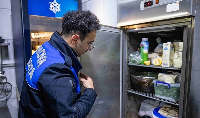 Bornova Belediyesi, yılbaşı öncesinde zabıta ekipleri ve gıda mühendisleriyle ilçe