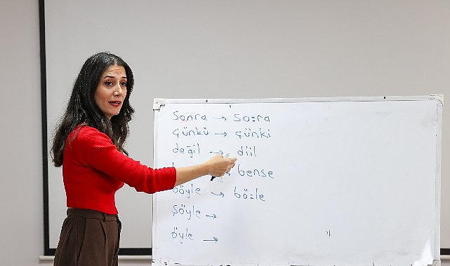 Buca Belediyesi, meslek edindirmeye yönelik eğitimlerine bir yenisini daha ekleyerek