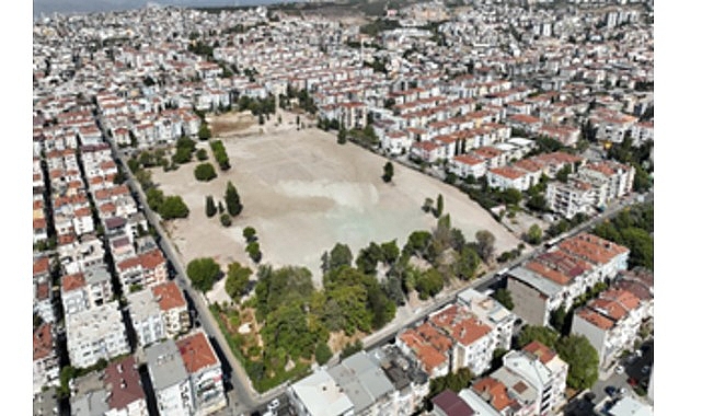 Basın mensuplarının sorularına yanıt veren İzmir Büyükşehir Belediye Başkanı Dr.