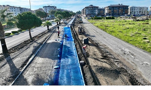 Burhaniye Belediyesi Fen İşleri Müdürlüğü ekipleri, Burhaniye–Ören yolu üzerinde Enver