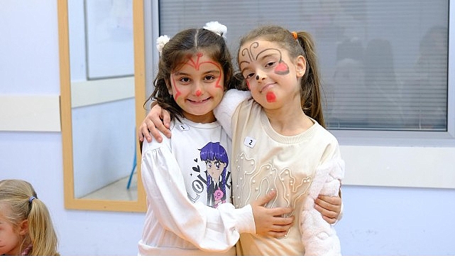 Kocaeli Büyükşehir Belediye Başkanı Tahir Büyükakın, “İlham Veren Kadınlar Buluşması’nda”