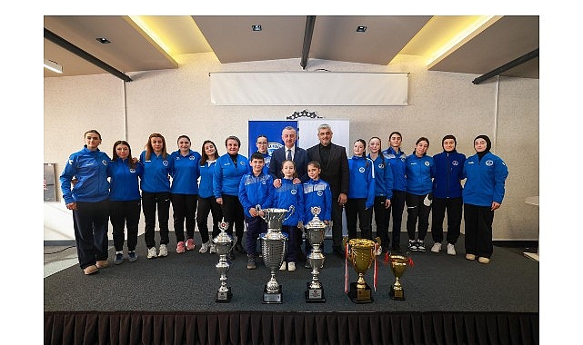 Kocaeli Büyükşehir bünyesindeki Kağıtspor Kulübü, 2025 yılını 317 madalya ile