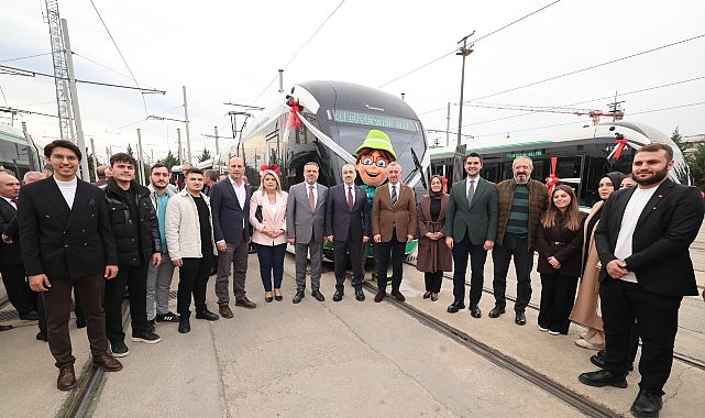 Kocaeli Büyükşehir Belediyesi, raylı ulaşımı yaygınlaştırmak amacıyla 10 yeni tramvayı