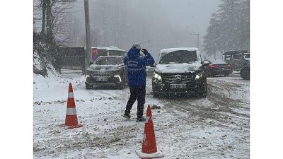 Kocaeli Büyükşehir Belediyesi Zabıta ekipleri, olumsuz hava koşullarında dahi kent