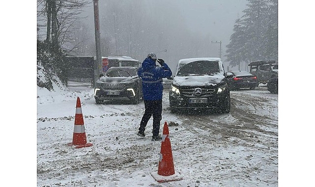 Kocaeli Büyükşehir Belediyesi Zabıta ekipleri, olumsuz hava koşullarında dahi kent