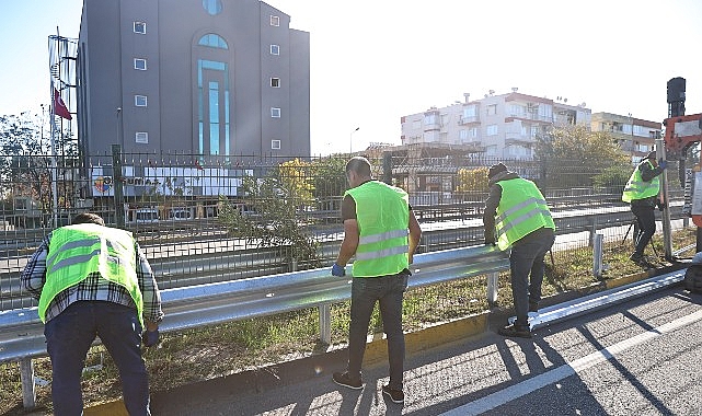 Antalya Büyükşehir Belediyesi, trafik güvenliğini artırmak amacıyla Gazi Bulvarı üzerinde