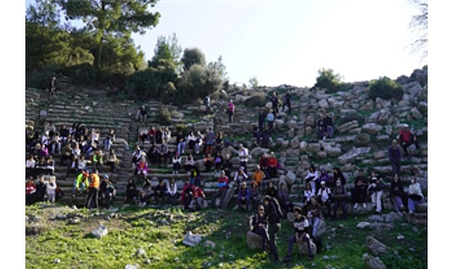 İzmir Büyükşehir Belediyesi, Dünya Dağlar Günü kapsamında üniversite öğrencilerini şehrin