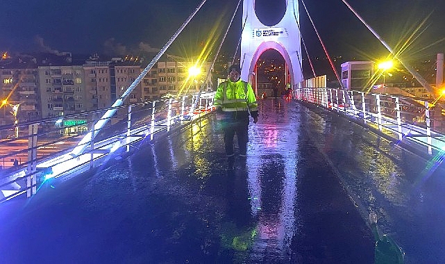 Kocaeli Büyükşehir Belediyesi, kış aylarında vatandaşların güvenli ulaşımını sağlamak amacıyla