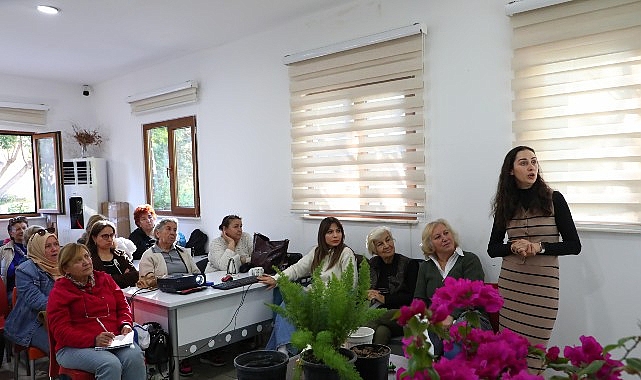 Antalya Büyükşehir Belediyesi’ne bağlı Aktif Yaşlı Merkezi’nde yaş almış bireylere