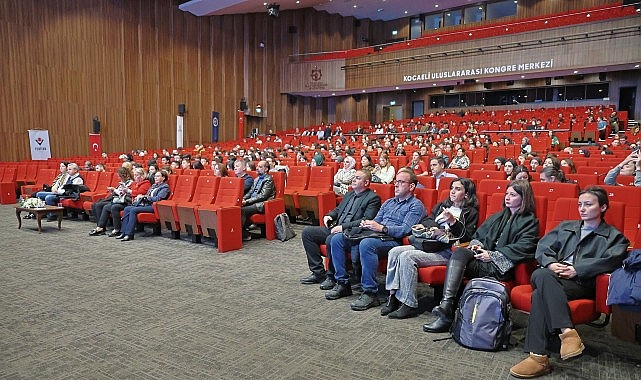 Kocaeli Büyükşehir Belediyesi’nin İzmit Körfezi Dip Çamuru Projesi kapsamında yürüttüğü