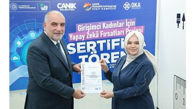 Canik Belediyesi'nin kadınları yapay zekâ araçları ve yenilikçi teknolojilerle tanıştırdığı