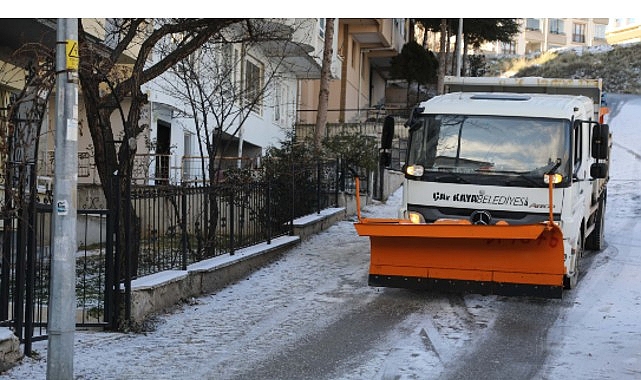 Çankaya Belediyesi, kar yağışı ve soğuk havanın etkisiyle oluşabilecek buzlanmaya