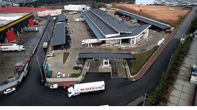 Kocaeli Büyükşehir Belediyesi, kent genelinde girilmedik sokak bırakmıyor.