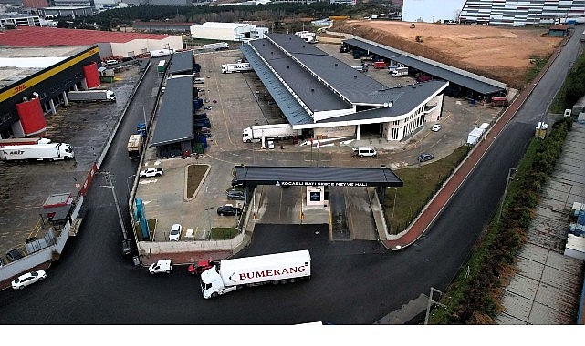 Kocaeli Büyükşehir Belediyesi, kent genelinde girilmedik sokak bırakmıyor.