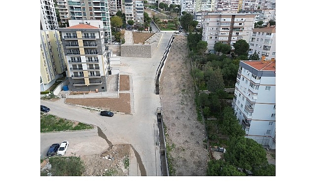 Çiğli Belediyesi bir süredir Esentepe Mahallesi’nde devam ettiği yol ve