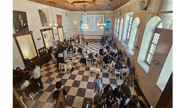 İzmir’in farklı üniversitelerinden tasarım öğrencileri, Avrupa Birliği’nin destek sağladığı Re-Value