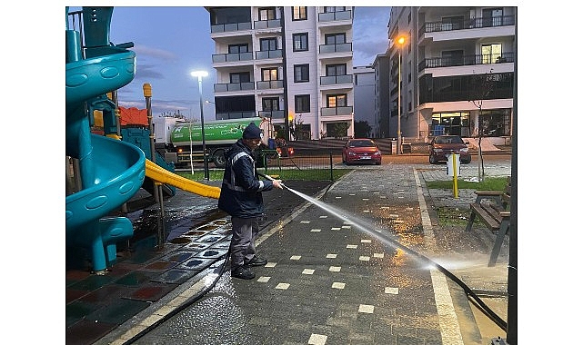 Edremit Belediyesi, ilçede etkili olan olumsuz hava koşullarının ardından kent