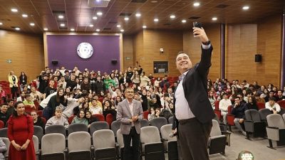 Manisa Büyükşehir Belediyesi’nin sosyal belediyecilik anlayışıyla hayata geçirdiği Üniversite Eğitim