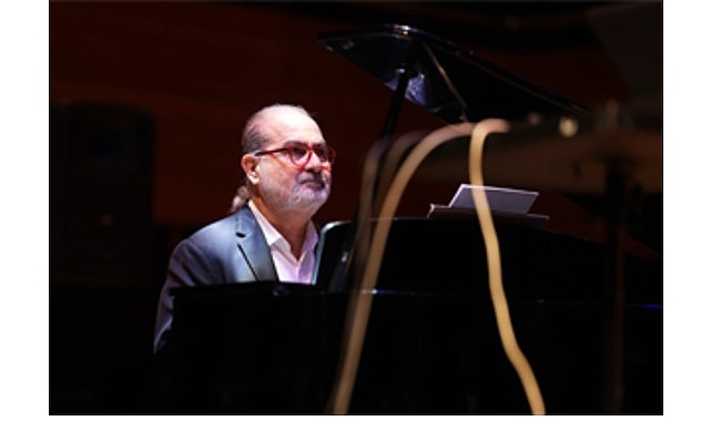 Türkiye'de caz müziğin başarılı isimlerinden Fatih Erkoç, Ahmed Adnan Saygun