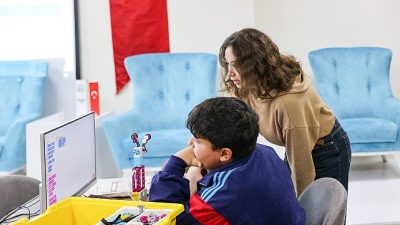 Buca Belediyesi’nin çocuklar ve gençleri dijital çağa hazırlamak amacıyla başlattığı
