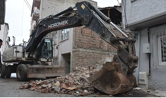 Gemlik Belediyesi, kent genelinde güvenliği artırmak ve depreme dayanıklı bir