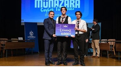 Kocaeli Büyükşehir Belediyesi tarafından düzenlenen “Liseler Arası Münazara Çaylak Turnuvası’nda”