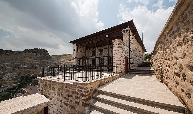 Selçuklu’nun tarihi ve doğal zenginlikleri artık dijital ortamda keşfedilebiliyor. Selçuklu