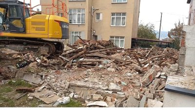 Gölcük Belediyesi, ilçede güçlendirmesi yapılmayan orta hasarlı ya da sosyal