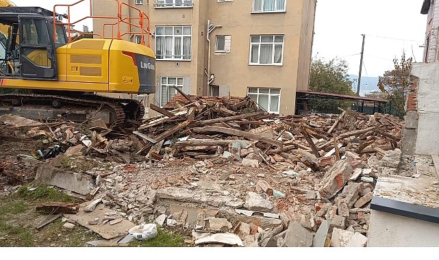 Gölcük Belediyesi, ilçede güçlendirmesi yapılmayan orta hasarlı ya da sosyal