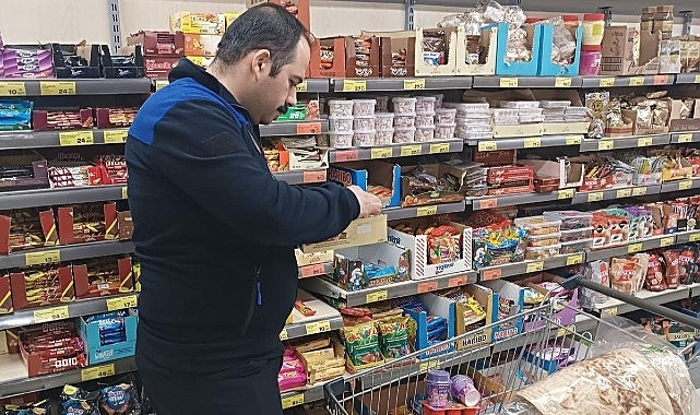 Gölcük Belediyesi Zabıta Müdürlüğü ekipleri, ilçe genelinde yapılan market denetimlerinde,