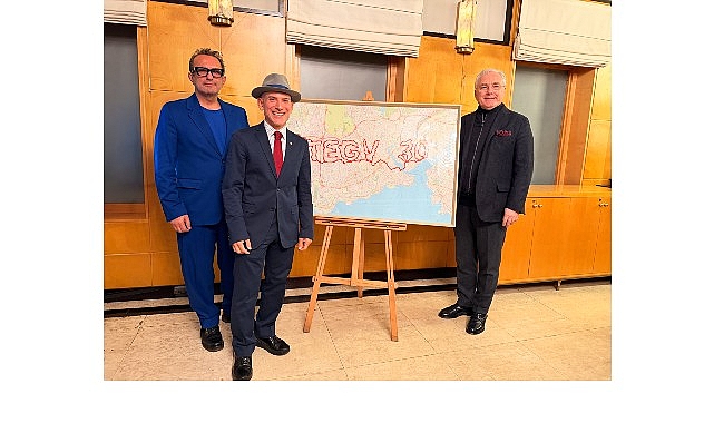 Türkiye çağdaş sanatının uluslararası alanda tanınan ismi Halil Altındere, daha