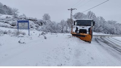 İnegöl Belediyesi, kar yağışının şiddetini arttığı günlerde 126 personel ve