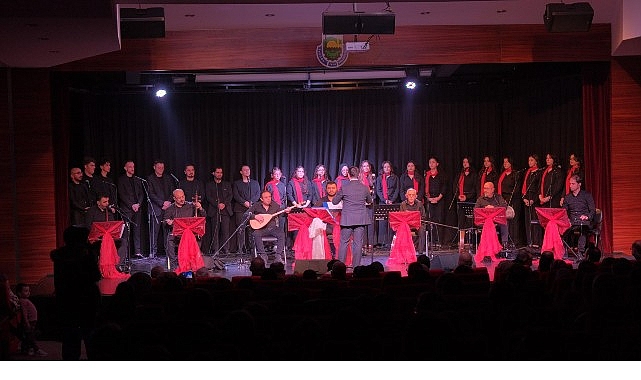 İnegöl Belediyesi Türk Halk Müziği Gençlik Korosu, Türkülerle Anadolu konserinde