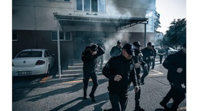 İzmir Büyükşehir Belediyesi İtfaiye Dairesi Başkanlığı ekipleri, Buca’daki Rüştü Ünsal