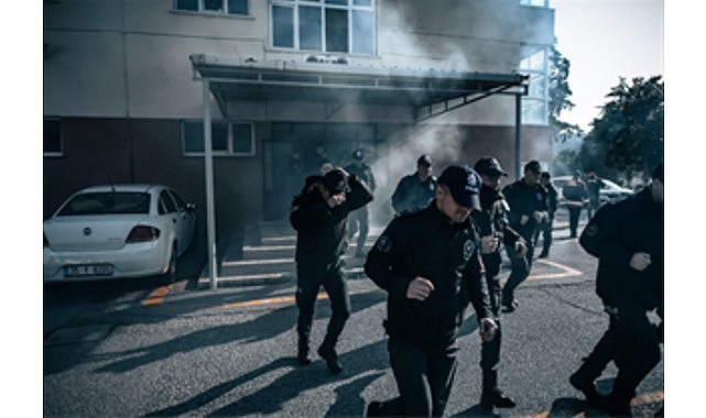 İzmir Büyükşehir Belediyesi İtfaiye Dairesi Başkanlığı ekipleri, Buca’daki Rüştü Ünsal