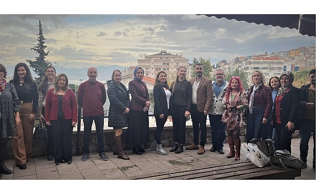 İzmir İl Millî Eğitim Müdürlüğünün himayesinde yürütülen “İzmir Öğretmen Akademileri”