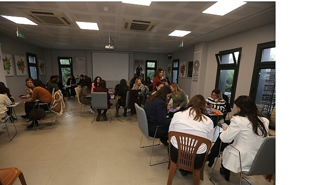 Efes Selçuk Belediyesi ev sahipliğinde düzenlenen “İzmir’de Kadına Yönelik Şiddetle