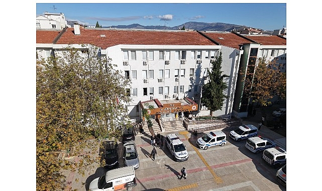 Karşıyaka Belediyesi, yaklaşık 15 yıldır kentin gündeminde olan yeni adliye