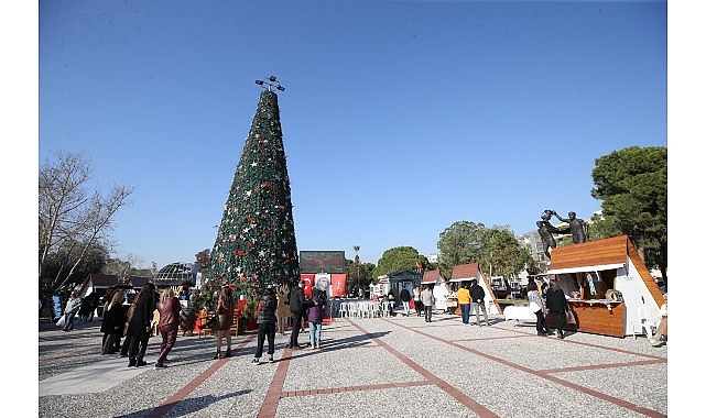 Yaklaşan yılbaşının coşkusunu kentin kalbinde yaşatmaya hazırlanan Karşıyaka Belediyesi, 13-31