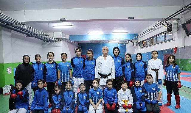 Kartepe Belediyesi’nin hayata geçirdiği Spor Okulları ile ilçede spora olan ilgiyi artırmaya