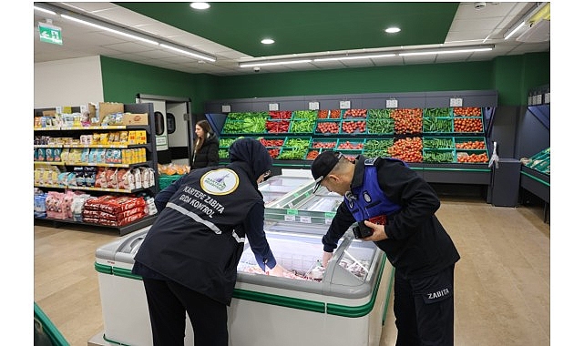 Kartepe Belediyesi Zabıta Müdürlüğü ve Kocaeli İl Ticaret Müdürlüğü ekipleri,