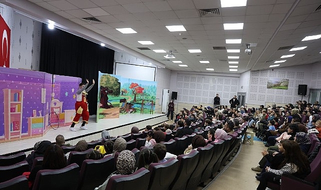 Kartepe Belediyesi’nin kültür ve sanat etkinlikleri kapsamında, Necip Fazıl Kısakürek