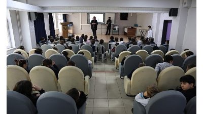 Kartepe Belediyesi, geri dönüşüm bilincini küçük yaşlarda kazandırmak amacıyla yürüttüğü